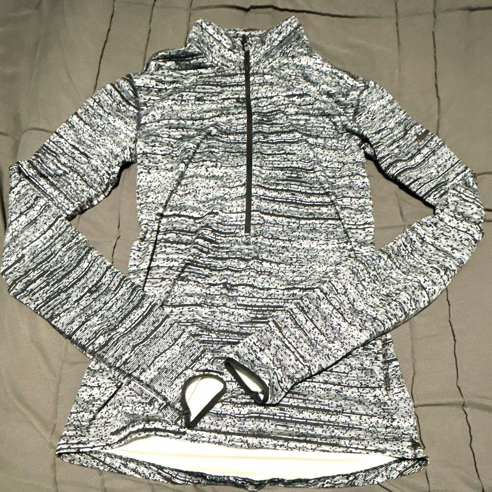 Nike Pro Dri-FIT Women’s S Black/White Abstract Knit 1/4 Zip Mock Neck Top